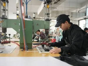 High-frequency welding equipment for bag manufacturing