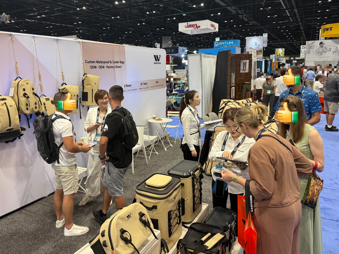 Bag features demonstrated at the booth